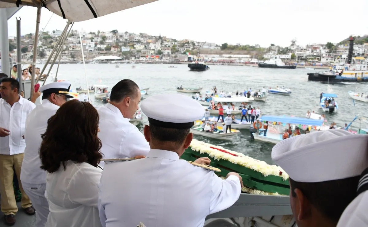 Un Homenaje Profundo: La Significativa Celebración del Día de la Marina en Topolobampo, Sinaloa, con Desfiles, Ceremonias de Ofrendas y una Abundancia de Eventos Culturales y Gastronómicos para Celebrar la Vida en el Mar